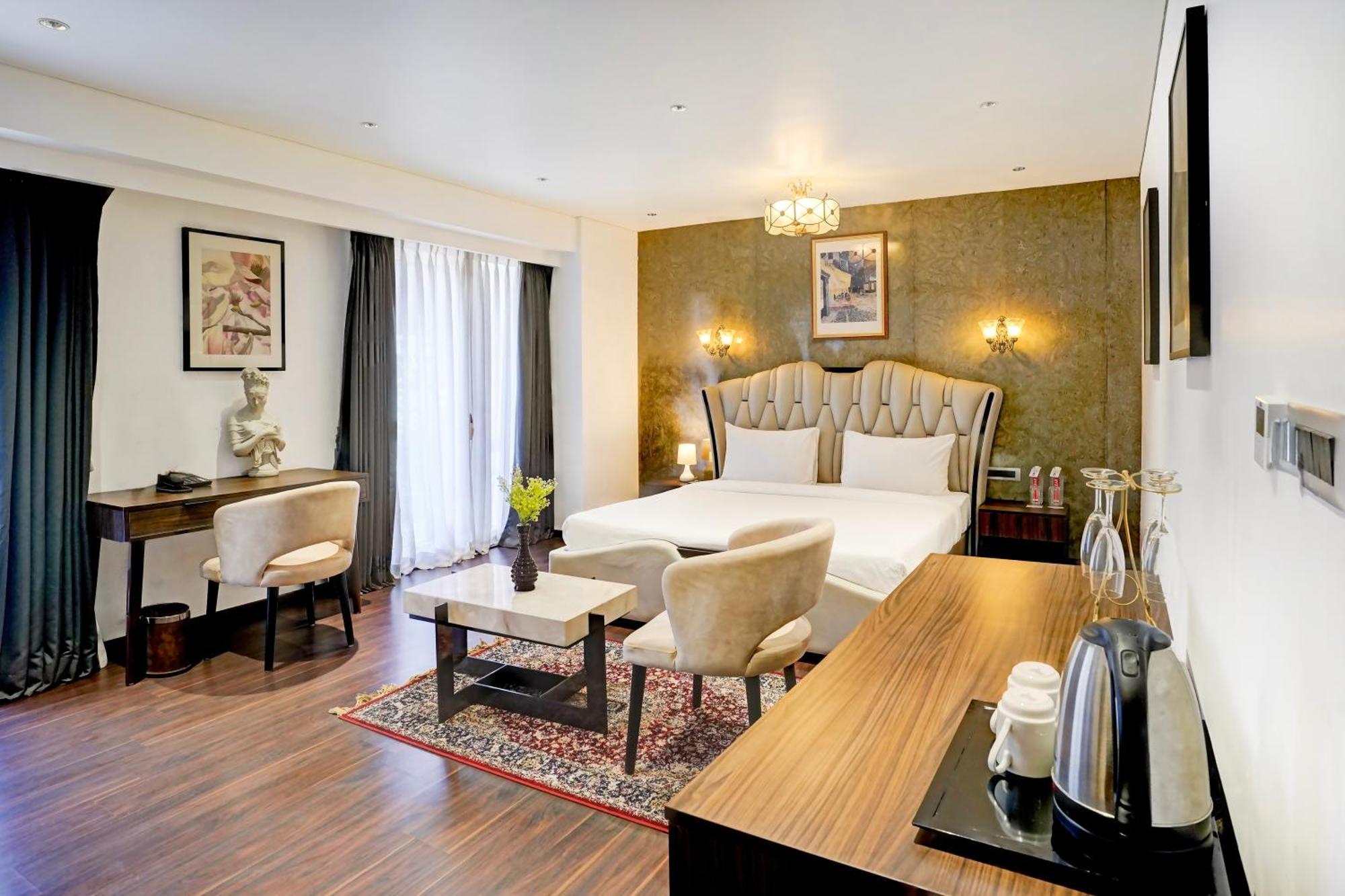 Palette Magarpatta Formerly Emerald Guestimony Hotel 5*