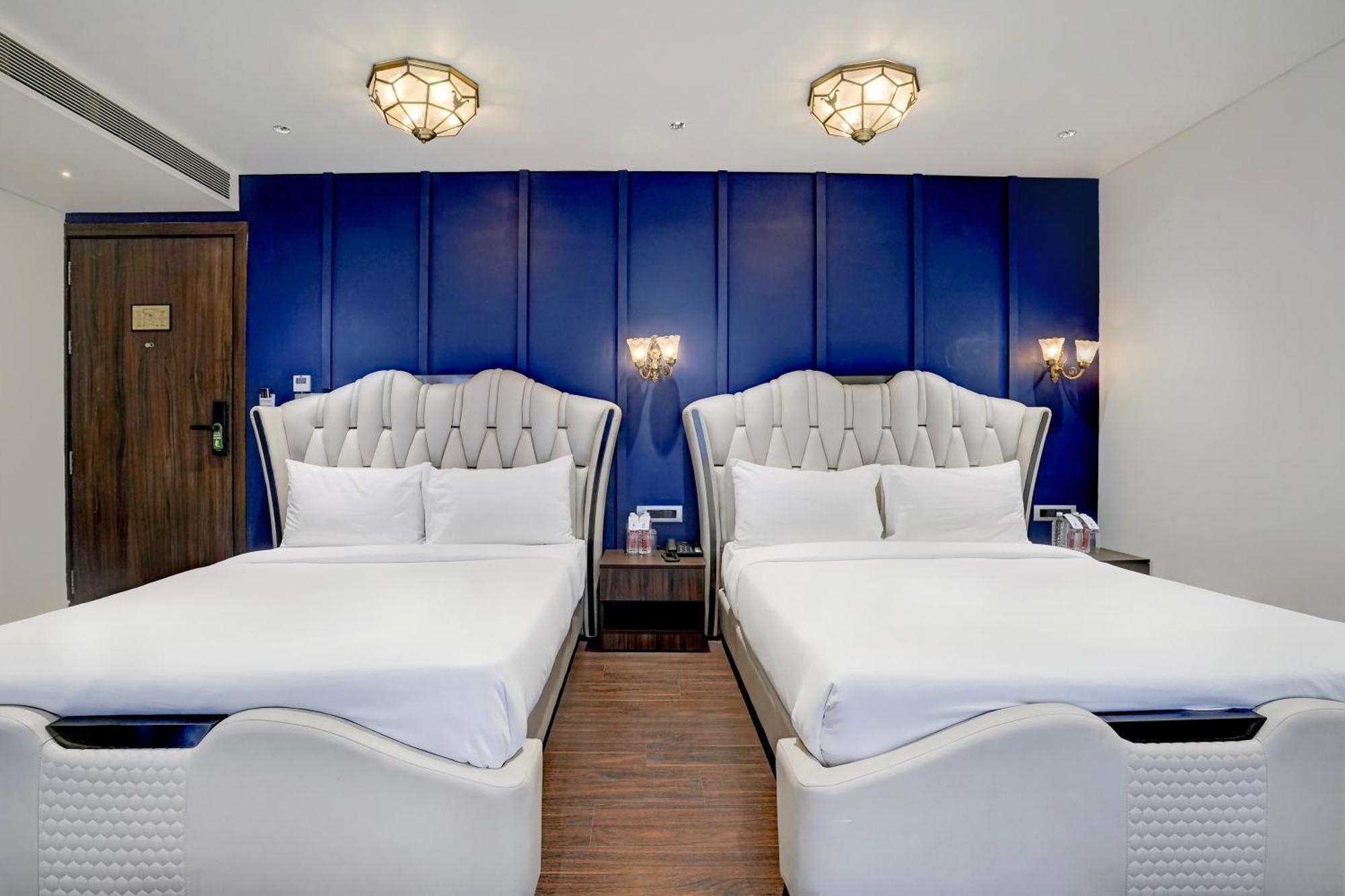 Hotel Palette Magarpatta Formerly Emerald Guestimony 5*