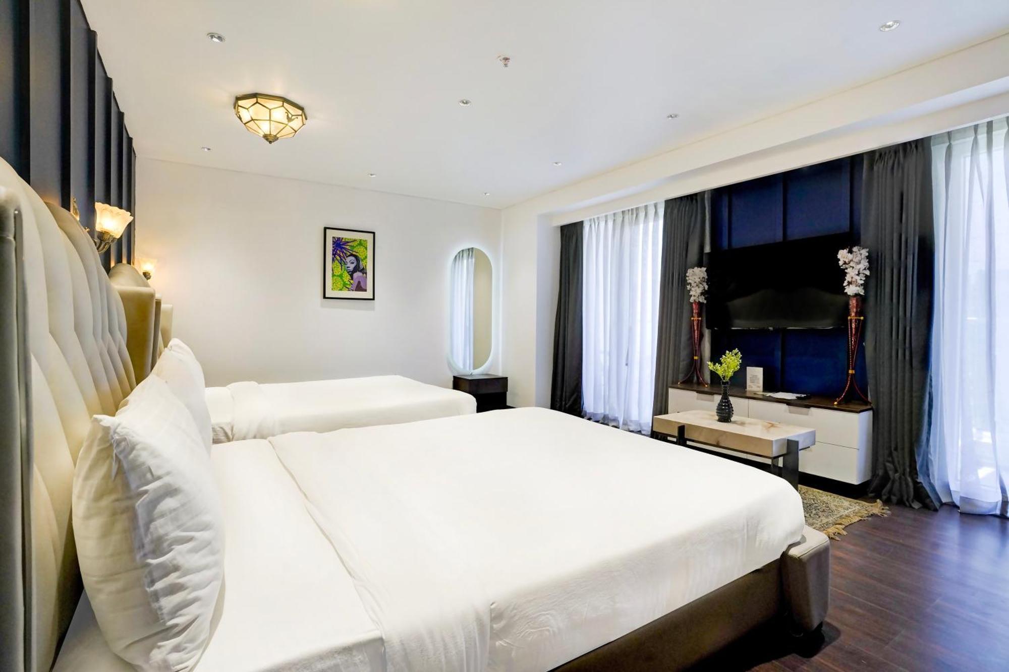 Palette Magarpatta Formerly Emerald Guestimony 5* Pune