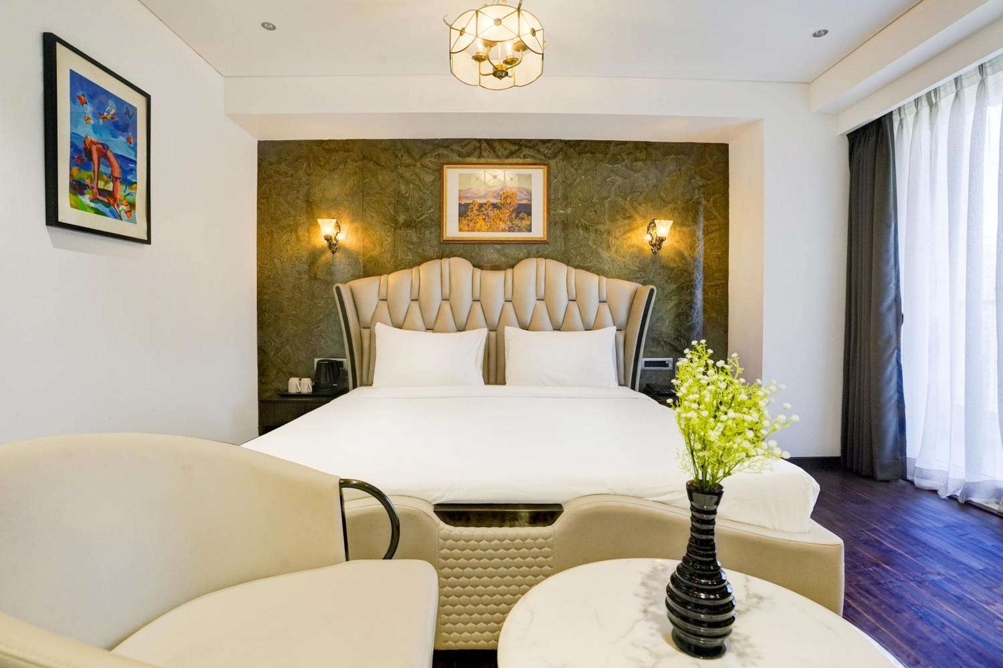 Hotel Palette Magarpatta Formerly Emerald Guestimony Pune